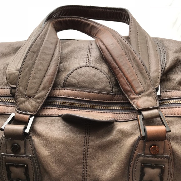 BCBG MaxAzria Vermillion satchel- gray /💯% leather - Picture 3 of 8